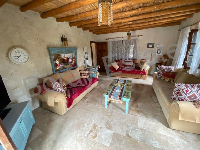  3+1 stone house with pool for rent in Edremit- (annual rental to family)