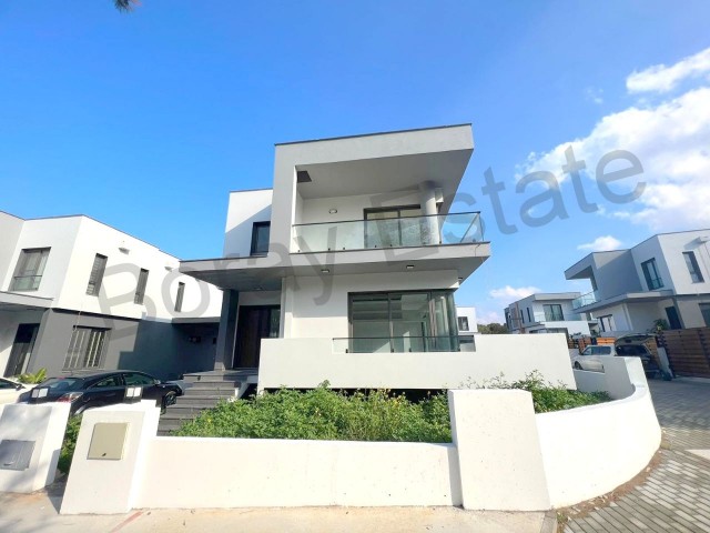 Luxurious 3+1 New Villa for Sale in a Prestigious Site 2 Minutes from the Ring Road in Edremit