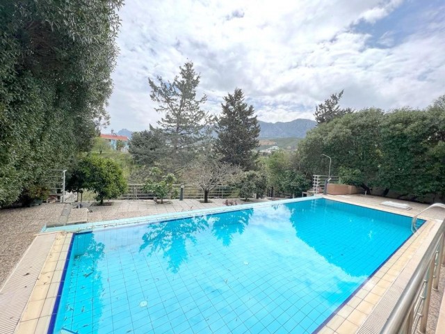 3+1 villa with pool in Yesiltepe area