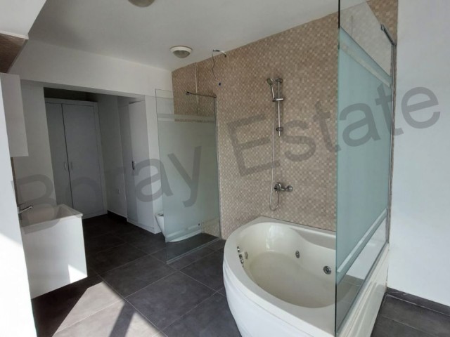 Penthouse with 2 bedrooms for sale in Kyrenia Center