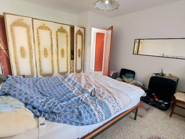 2+1 FLAT FOR SALE IN CENTER OF KYRENIA, 100M² ,   65,000 POUNDS  