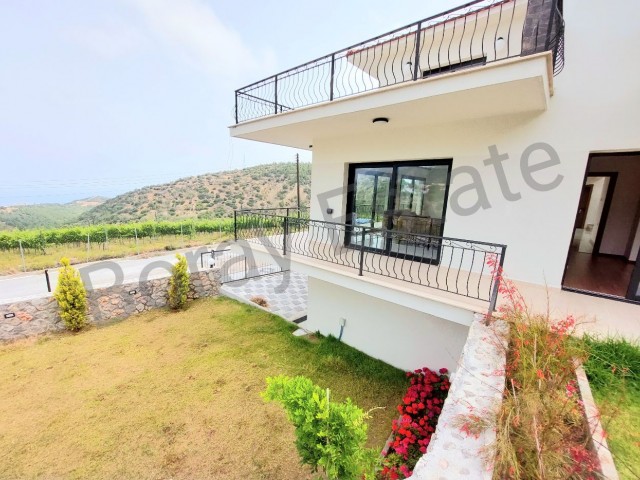 BRANDNEUE, LUXURIÖSE 4+1-VILLA ZUM VERKAUF IN KYRENIA, REGION ALSANCAK, MIT BLICK AUF DEN ESCAPE-STRAND.