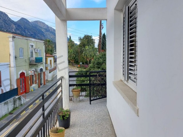 Spacious 2 bedroom apartment with garden in Girne Lapt