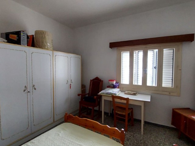 Geräumige 2-Zimmer-Wohnung mit Garten in Girne Lapt