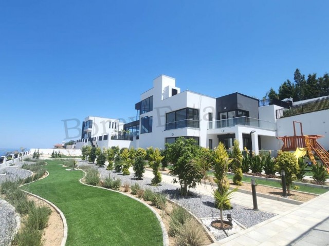 4+2 Triplex Luxury Villa with Pool in Girne Arapköy Area  Within 2 acres of land, 450 m2 indoor usage area