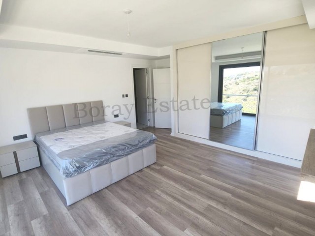  4+2 Havuzlu  Triplex Lüks Villa  2 Dönüm Arazi İçerisinde,  450 m2 kapalı kullanım alanı