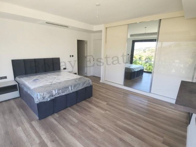  4+2 Havuzlu  Triplex Lüks Villa  2 Dönüm Arazi İçerisinde,  450 m2 kapalı kullanım alanı