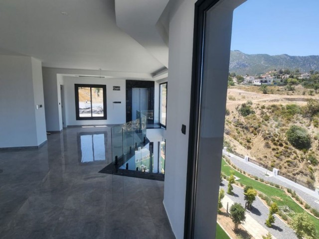 Triplex Luxury Villa with 4+2 Pool in 2 Decares of Land in Girne Arapköy Area