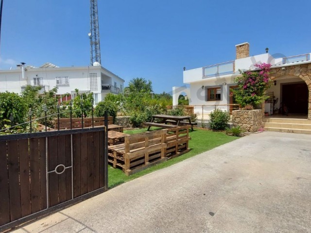 3+1 detached villa for sale in Girne Karsiyaka area