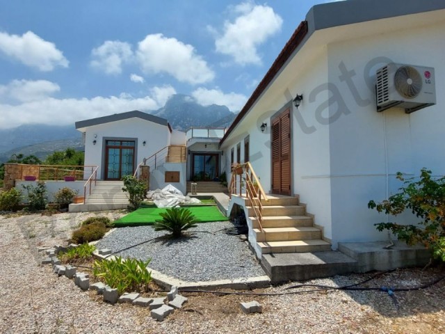 3+1 detached villa for sale in Girne Karsiyaka area