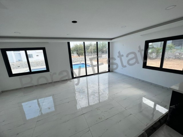 5+2 luxury villas with pools on approximately 1 acre of land