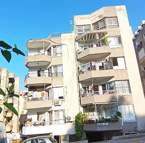2 bedroom apartment in the center of Kyrenia, close to the sea