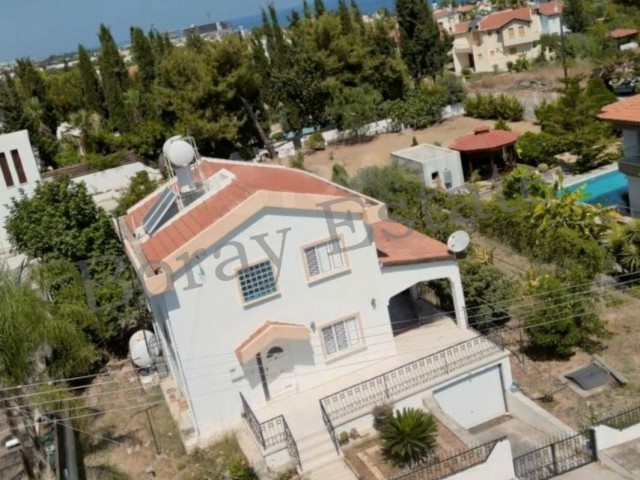 Villa mit 3 Schlafzimmern, nur wenige Gehminuten vom Meer entfernt in Çatalköy