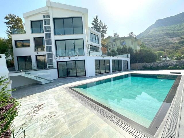 4 Bedroom Triplex Villa in the Most Decent Location of Kyrenia