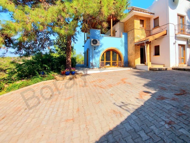 +1 villa with sea and mountain views for sale on a 1100 m² land in Kyrenia Alsancak - Malatya region 