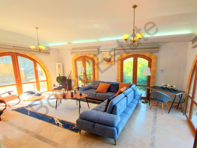 +1 villa with sea and mountain views for sale on a 1100 m² land in Kyrenia Alsancak - Malatya region 