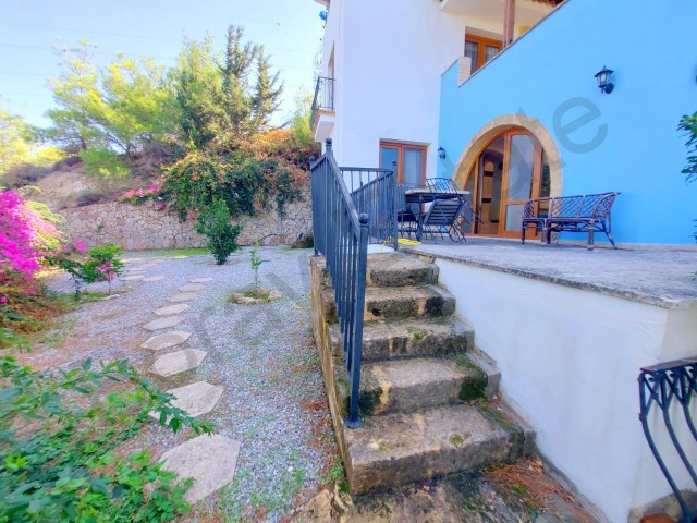 +1 villa with sea and mountain views for sale on a 1100 m² land in Kyrenia Alsancak - Malatya region 