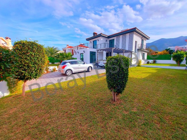 Luxury 4+1 detached villa for sale close to Kyrenia Bellapais circle and all amenities. Equivalent 3 minutes to Koçan city center, closed area 380 m², 3 bathrooms, 2 large balconies, private swimming pool