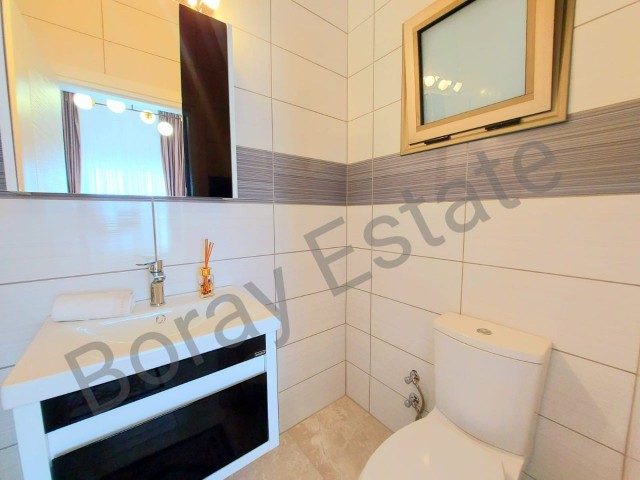 Girne Alsancak Bölgesinde Satılık lüks Full Eşyalı ve teraslı , Sıfır 3+1 Daire.