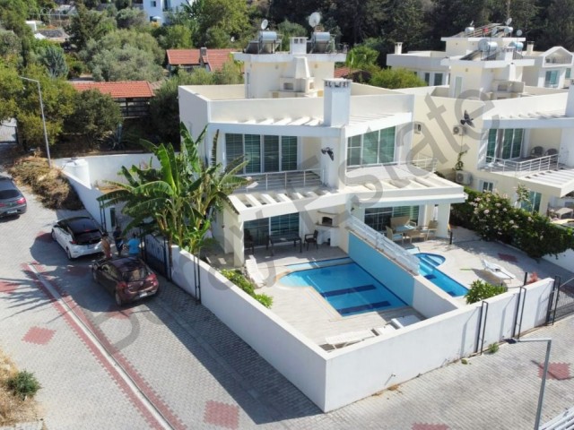 Detached villa for sale in Kyrenia / Alsancak region