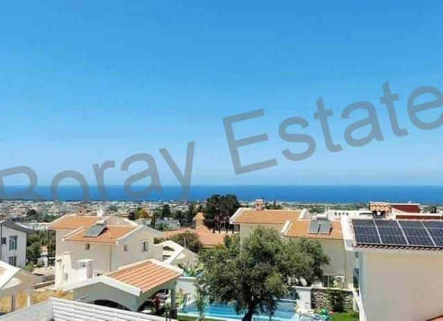 Girne Alsancak Bölgesinde Satılık 3+1 İkiz Villa 