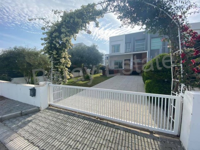 3+2 semi-detached villa with modern architecture with 200m2 closed usage area. 