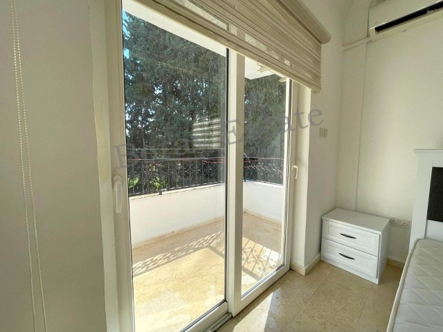 3+1 flat with 140m2 closed area in Kyrenia center