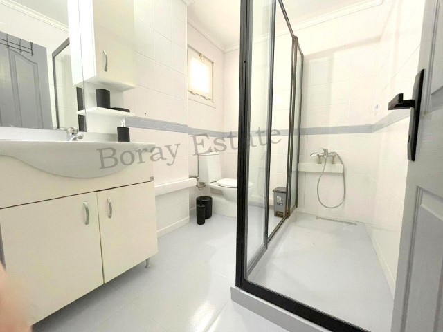 3+1 flat with 140m2 closed area in Kyrenia center