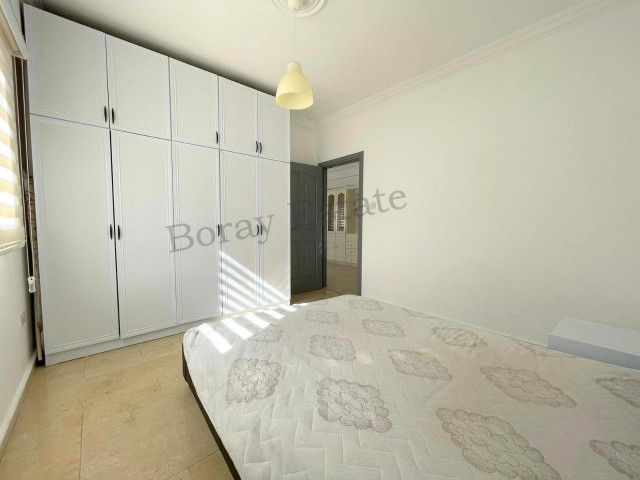 3+1 flat with 140m2 closed area in Kyrenia center