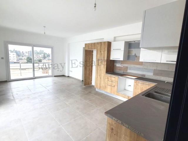 Neues 2+1 Penthouse in Gönyeli, Nikosia