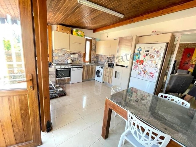 Ground floor, 2+1 spacious flaat with garden for sale in Alsancak , Escape beach area