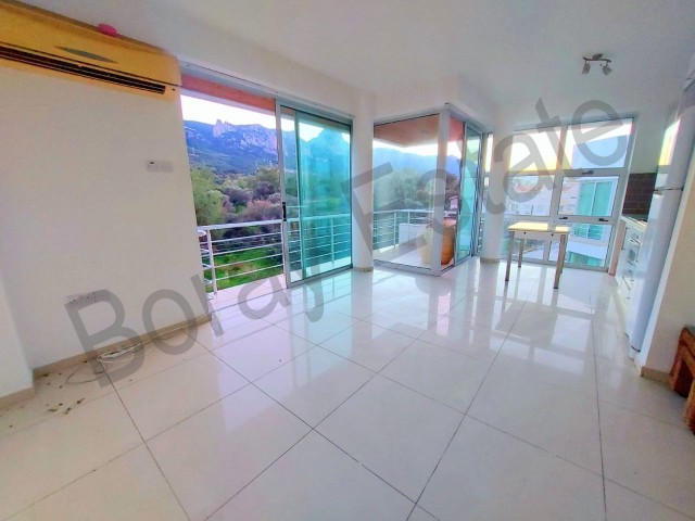 2+1, 110m2 penthouse in Upper Kyrenia area