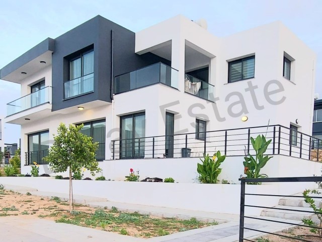 4+1 komplett möblierte neue Villa zum Verkauf in der Region Kyrenia Çatalköy