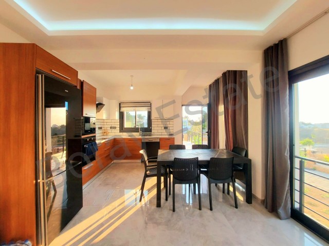 4+1 komplett möblierte neue Villa zum Verkauf in der Region Kyrenia Çatalköy