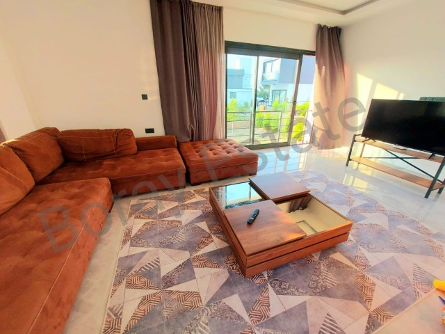 Girne Çatalköy bölgesinde satılık 4+1 full eşyalı yeni villa