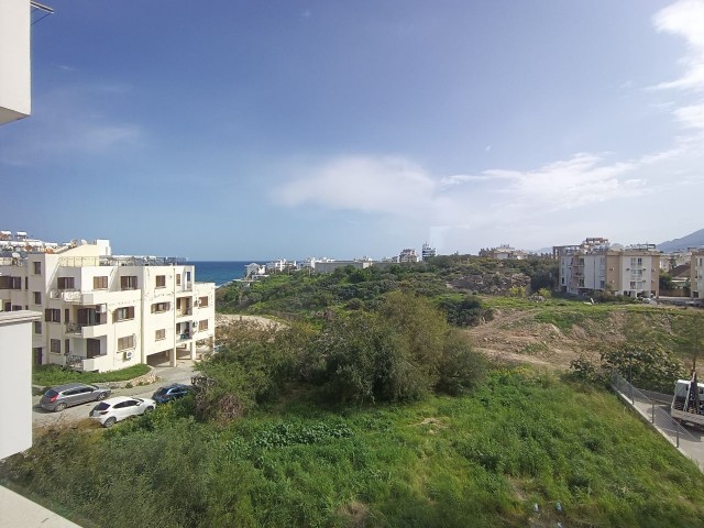 Geräumiges Apartment mit 3 Schlafzimmern in Meeresnähe im Zentrum von Kyrenia