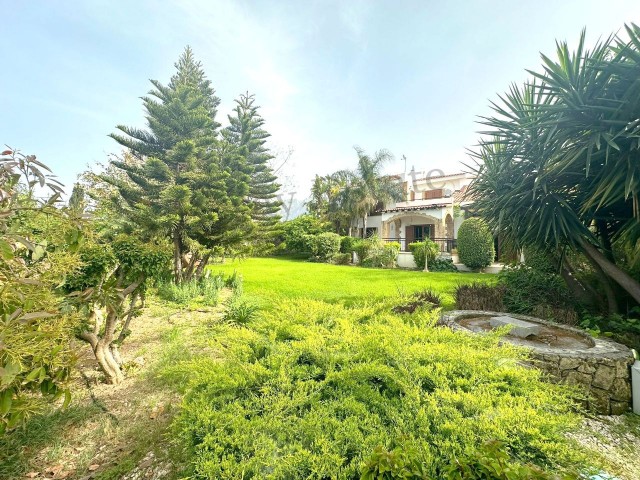 3+1 Villa auf 1 Dekar Evlek-Land in Kyrenia Alsancak