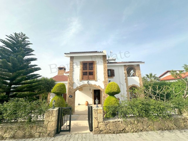 3+1 Villa on 1 Acre of 1 Evlek (1673m2) Land in Alsancak, Kyrenia