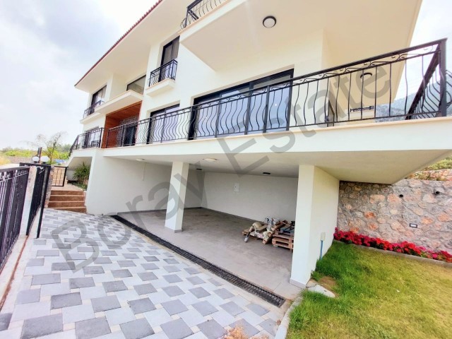 Luxuriöse, moderne Design-Neubauvilla mit 4 Schlafzimmern zum Verkauf in der Region Ilgaz,