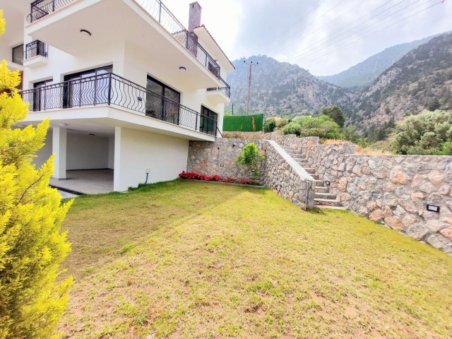 Ilgaz bölgesinde satılık 4 yatak odalı lüks, modern dizayn yeni villa,