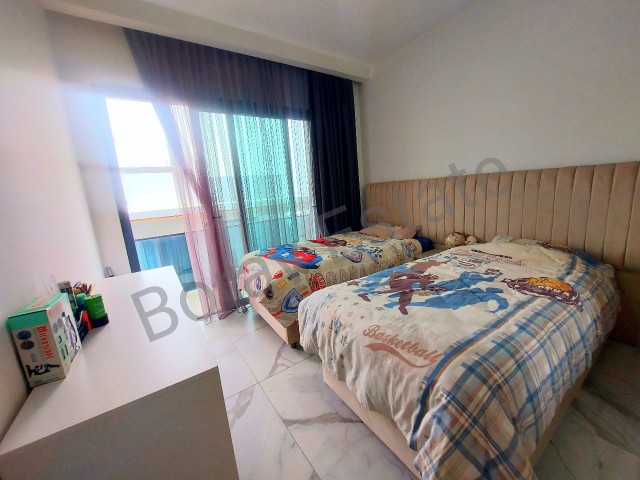 GELEGENHEIT 2+1 PENTHOUSE-WOHNUNG ZUM VERKAUF IN KYRENIA CENTRAL AVANGARD