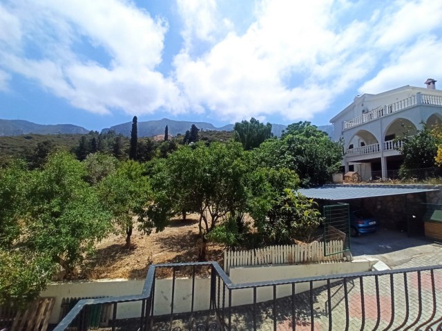 5 Schlafzimmer Villa zum Verkauf in Kyrenia Edremit ** 