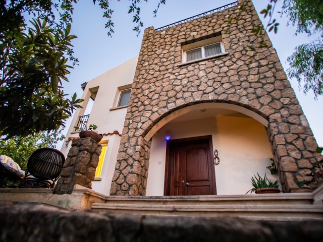 Girne Ozanköy'de Satılık Villa