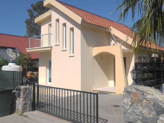 Villa zum Verkauf in Kyrenia Karsiyaka ** 