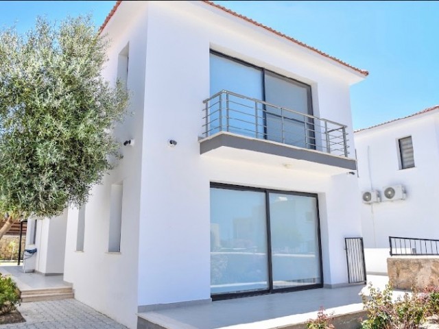 Girne Edremit'te Satılık İkiz Villa