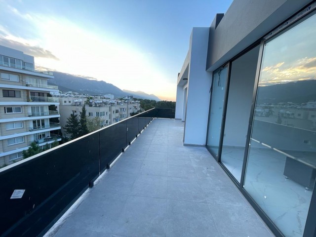 Girne Merkez'de Satılık 2+1 Penthouse