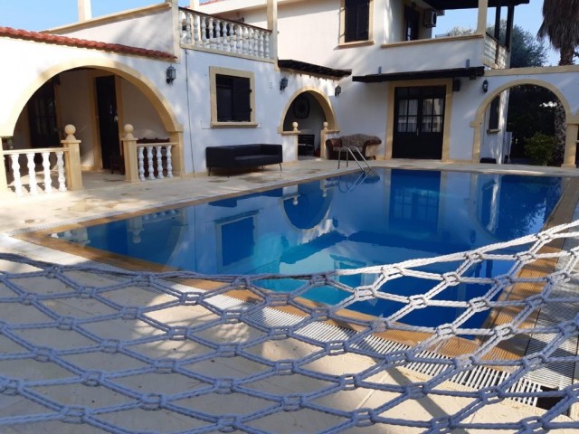 5+1 Villa zur Miete in Alsancak, Kyrenia