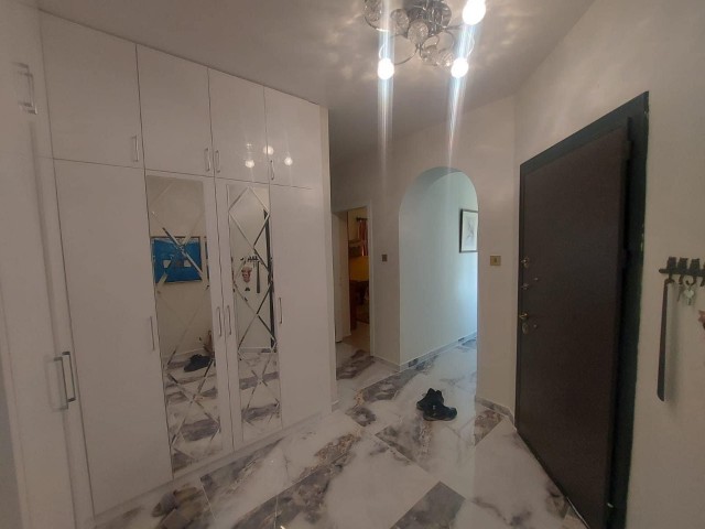 Girne Alsancak'ta Satılık 4+1 Villa