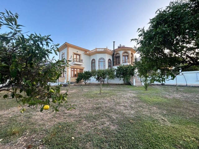 Villa zum Verkauf auf einem 5,5 Dekar großen Grundstück in Edremit, Kyrenia