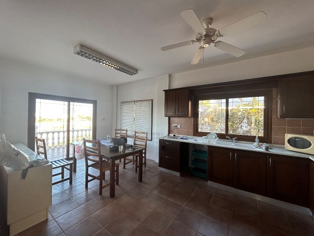 Girne Alsancak'ta Satılık 4+1 Villa